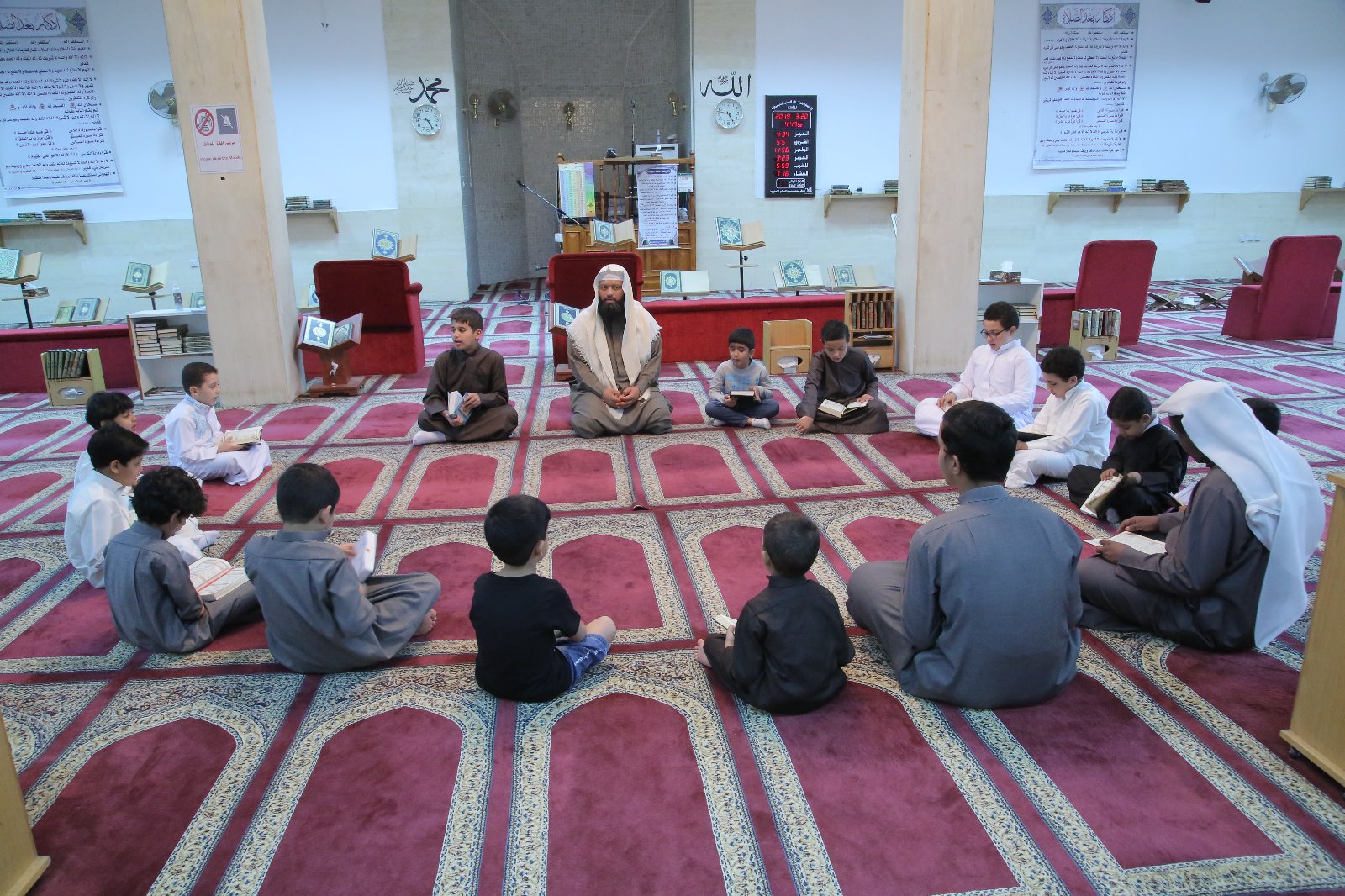 لقاء الشيخ عود الخميس ببرنامج مسيرة الخير وحديث عن " أثر القرآن في تربية الأبناء "