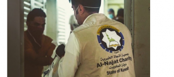 "النجاة الخيرية": تسير 4 شاحنات محملة بالسلال الغذائية لمنطقة الجليب